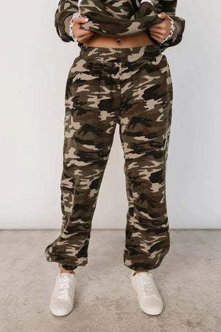 *Ampersand Ave* Comfort Zone Joggers - Camo Lace