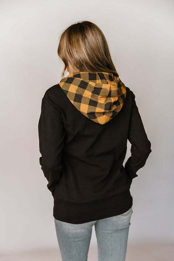 *Ampersand* Adventure Awaits HalfZip