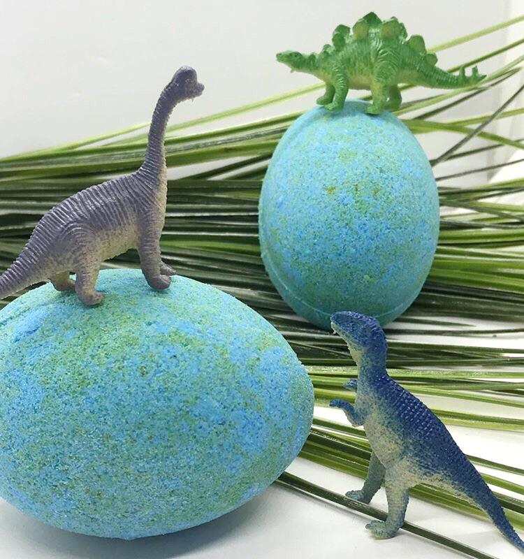 ~ DAY 7 - Dino Surprise Bath Bomb ~